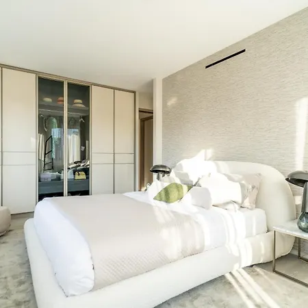 Aurelia Roc Hofborg Properties * 앙티브