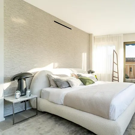Aurelia Roc Hofborg Properties Antibes