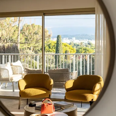 Aurelia Roc Hofborg Properties דירה