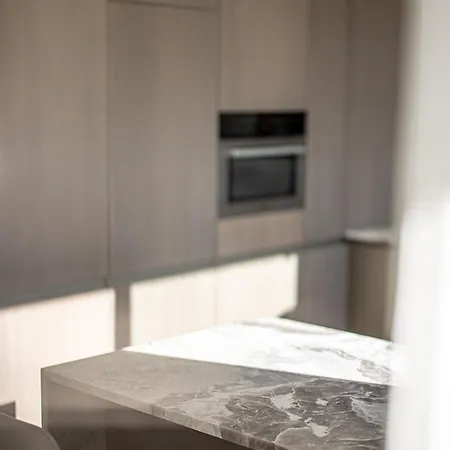 Aurelia Roc Hofborg Properties דירה *